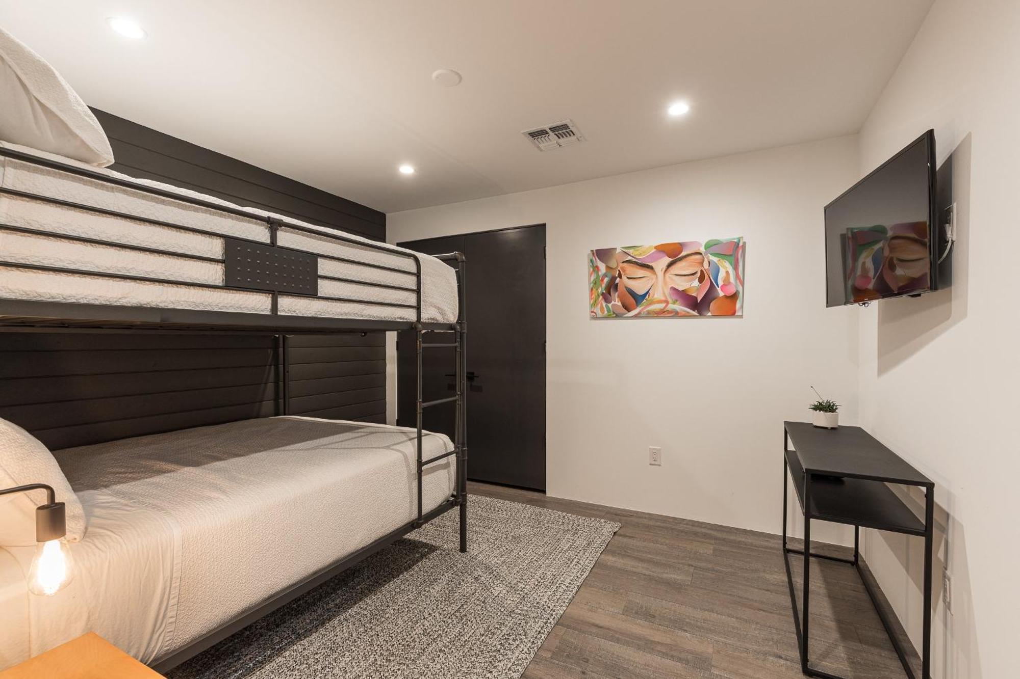 Luxury Micro-Resort, Theater, Sauna, Heated Pool Phoenix Exterior photo