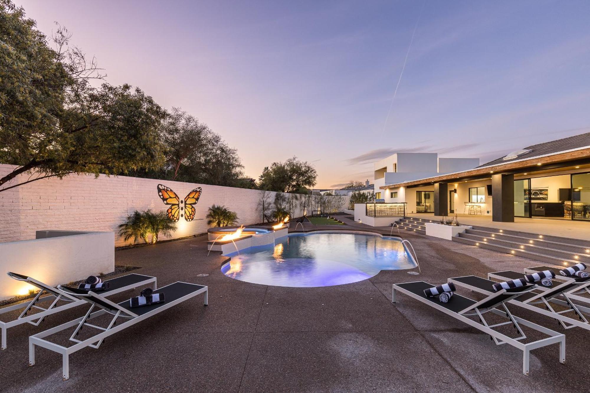 Luxury Micro-Resort, Theater, Sauna, Heated Pool Phoenix Exterior photo